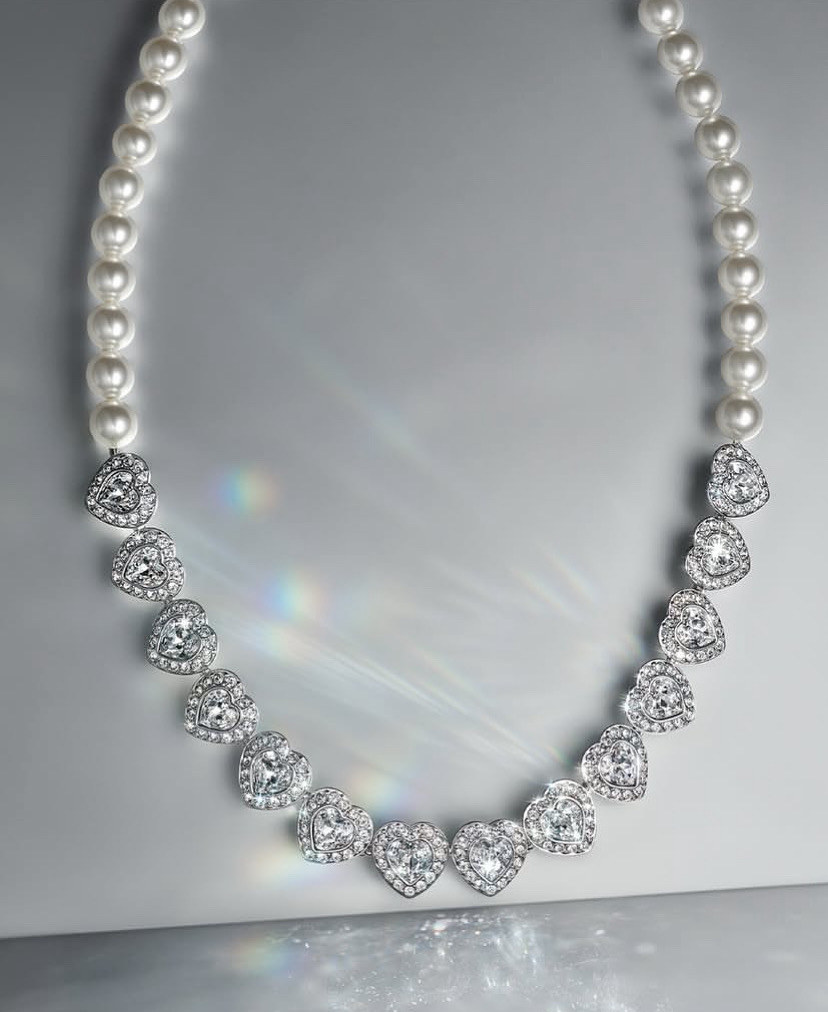 Pearl and diamond neck piece